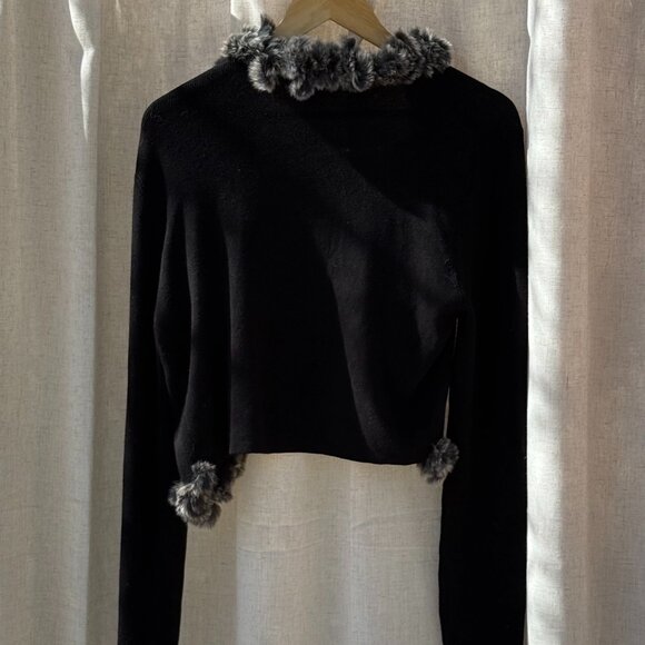 Chic Black Cardigan with Faux Fur Trim - Picture 2 of 3